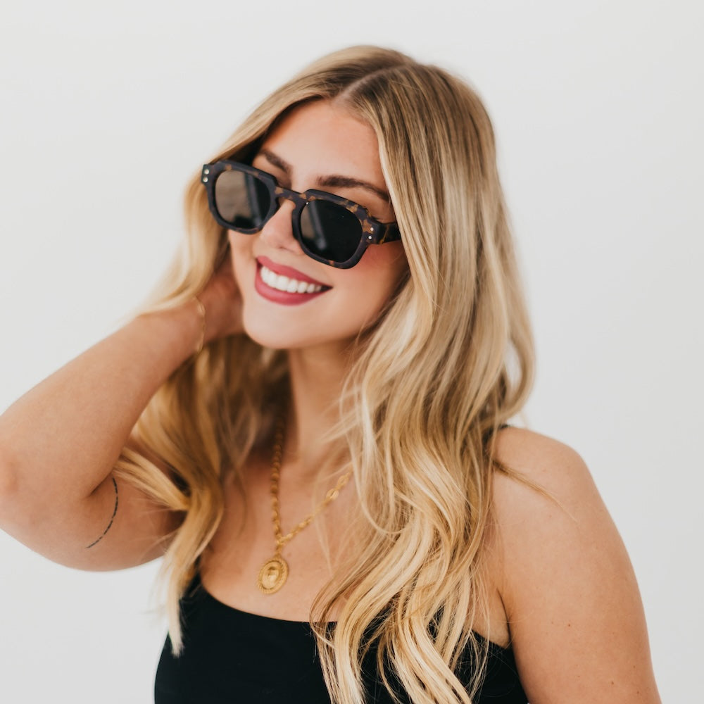 Blocky Square Retro Sunglasses - Image 4